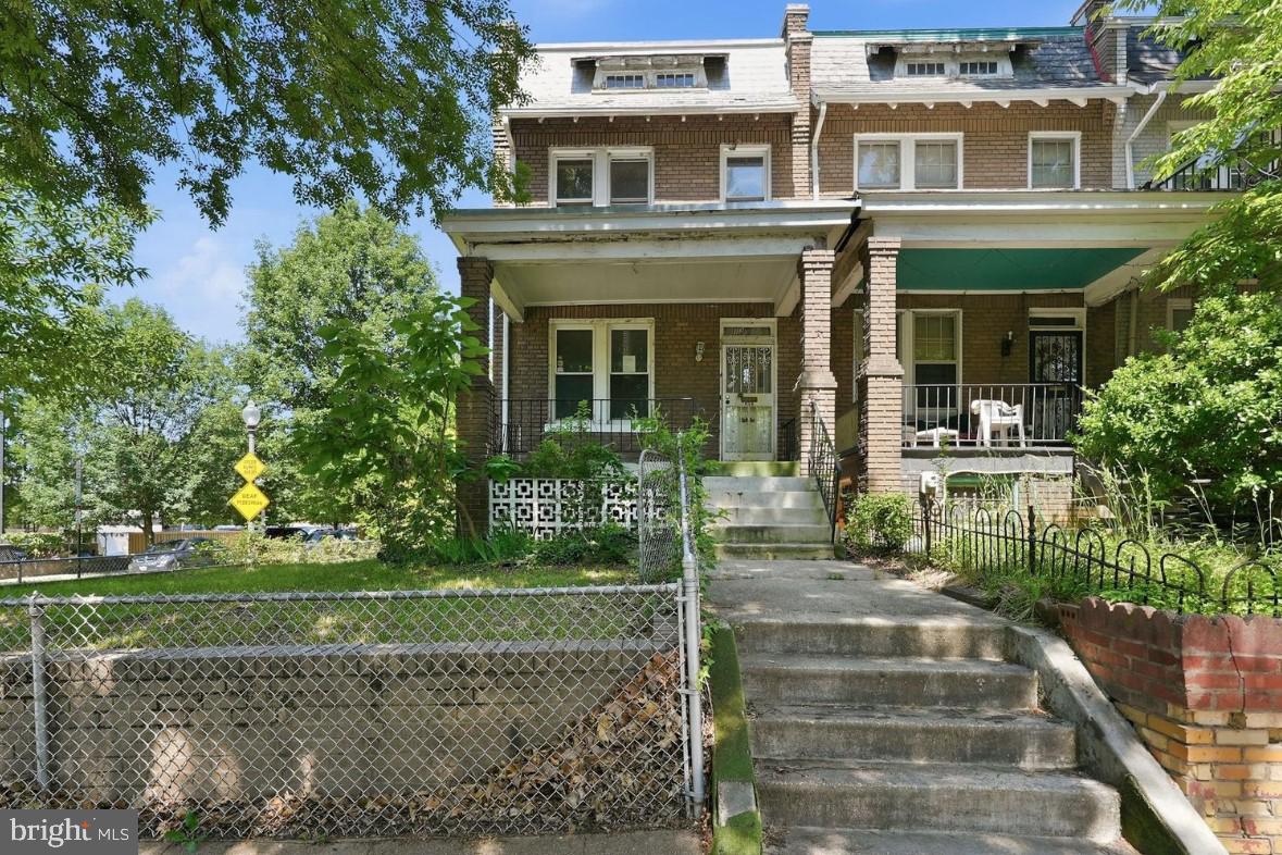 1300 Trinidad Ave Ne Property Photo 1