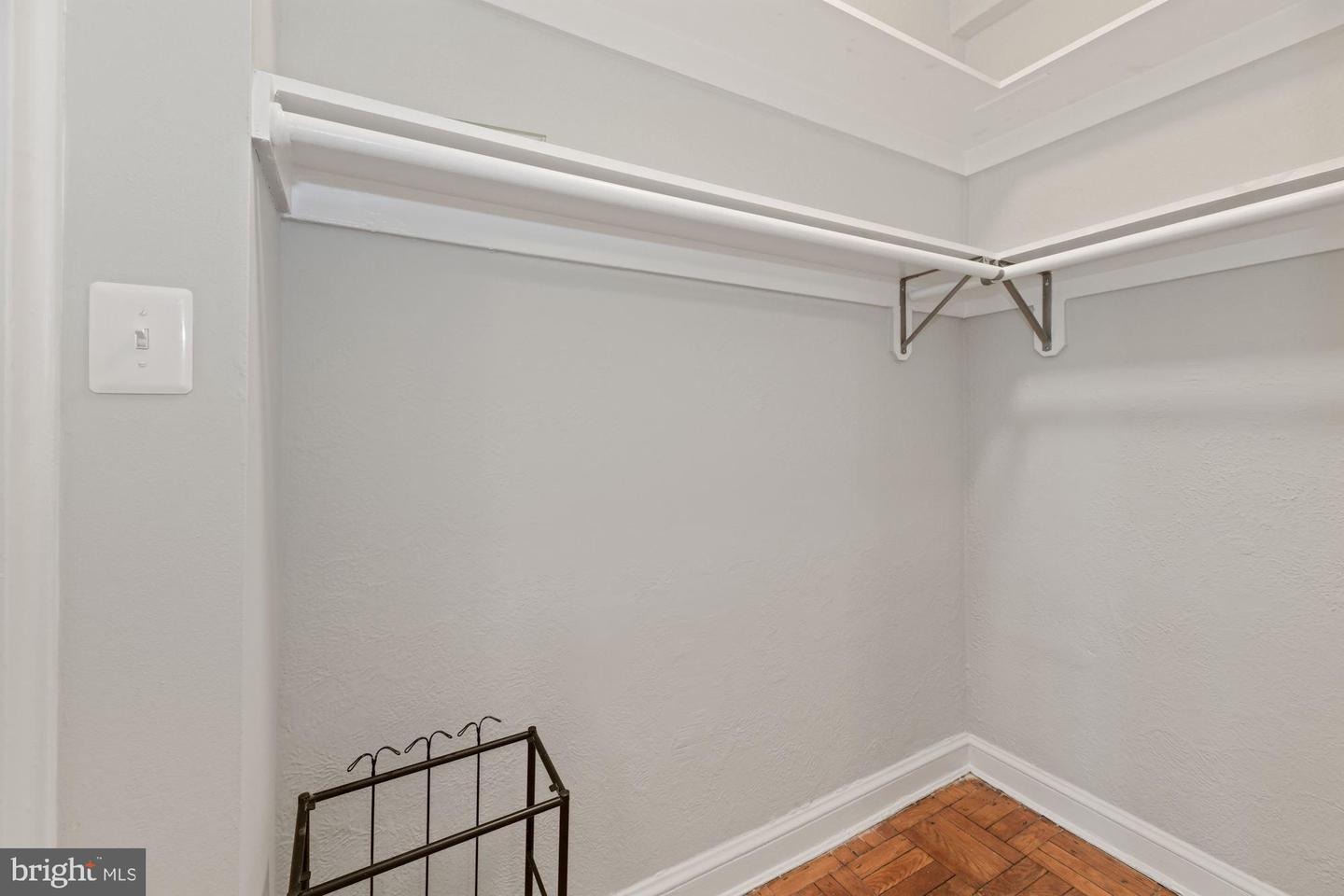 1010 25th St Nw #208 Property Photo 16