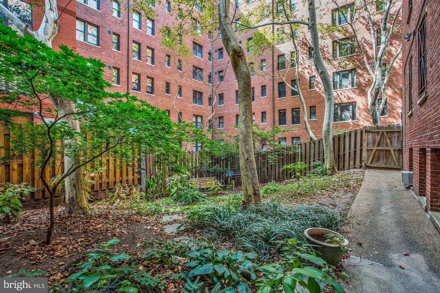 1010 25th St Nw #208 Property Photo 26