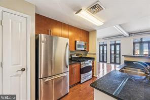 1390 Kenyon St Nw #702 Property Photo 5