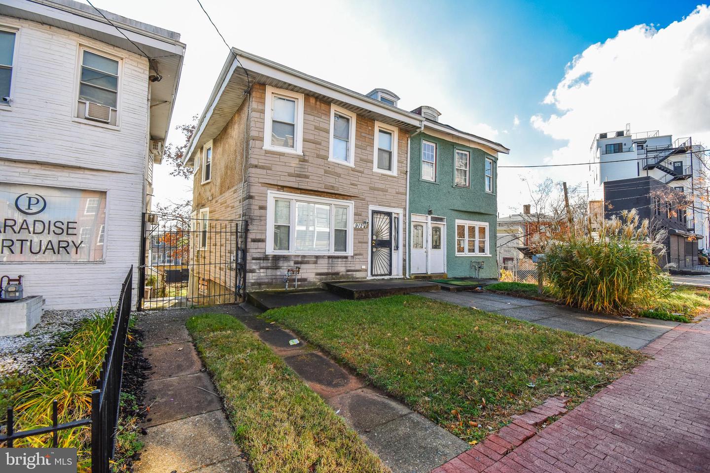 912 Kennedy St Nw Property Photo 3