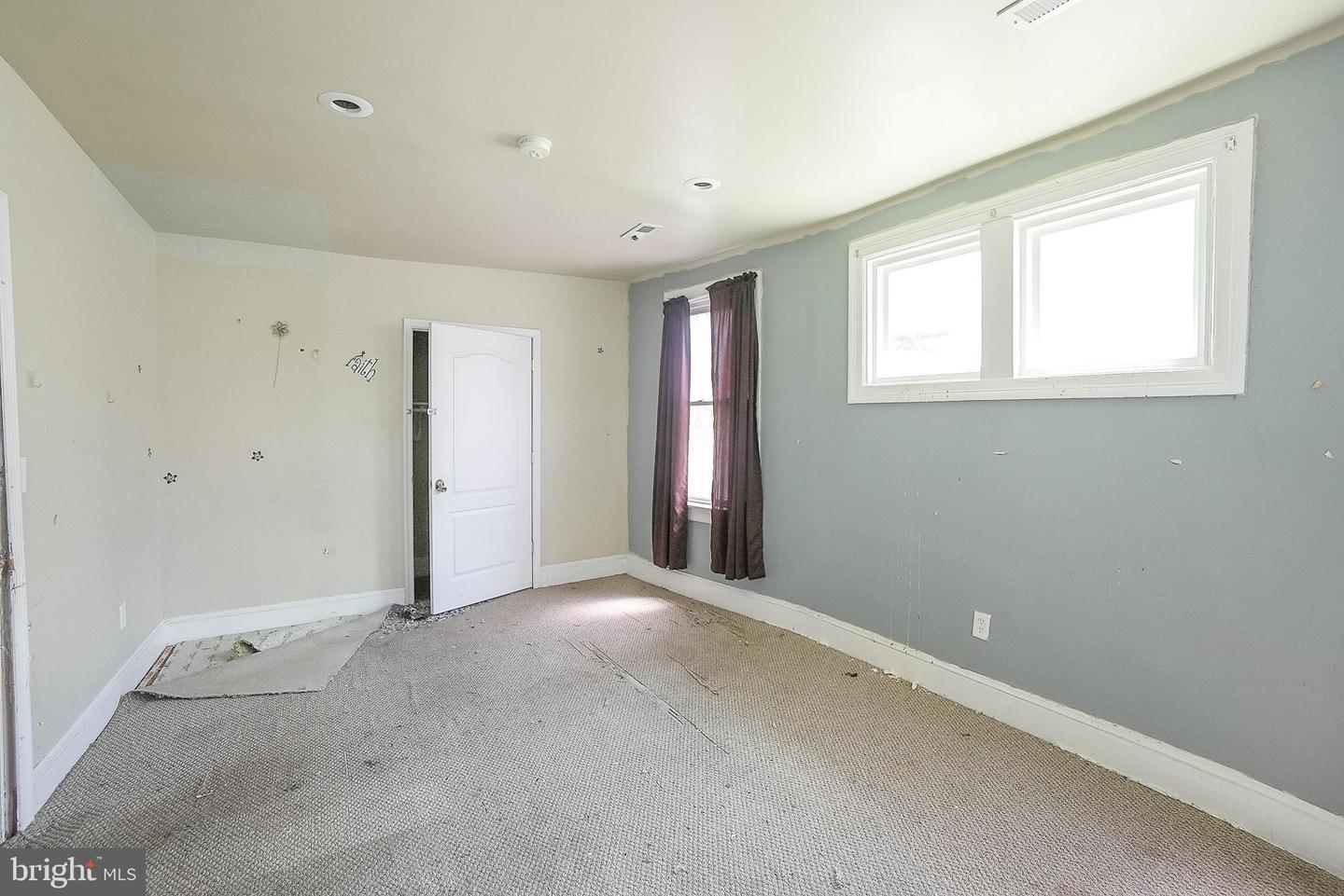 912 Kennedy St Nw Property Photo 6