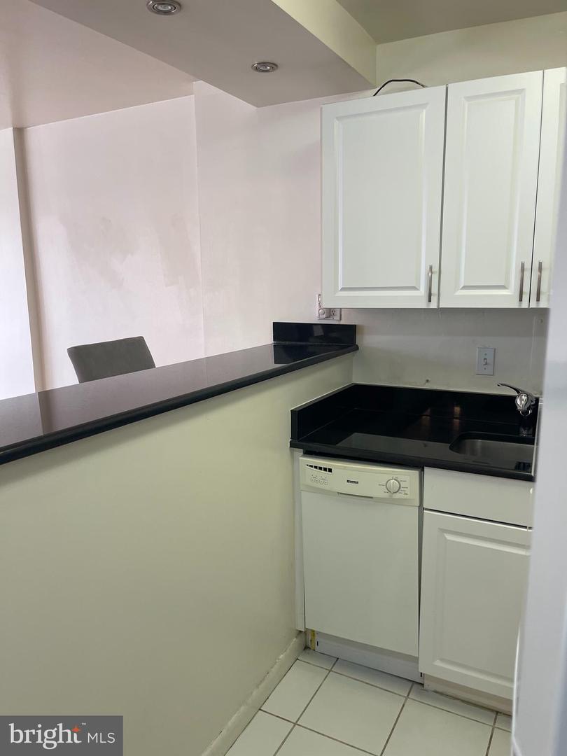 922 24th St Nw #206 Property Photo 17