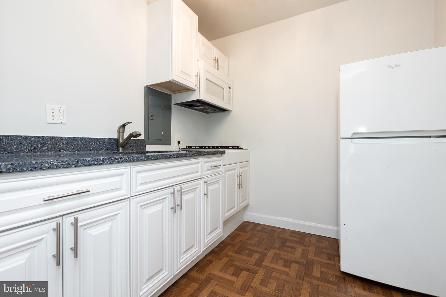 730 24th St Nw #414 Property Photo 6