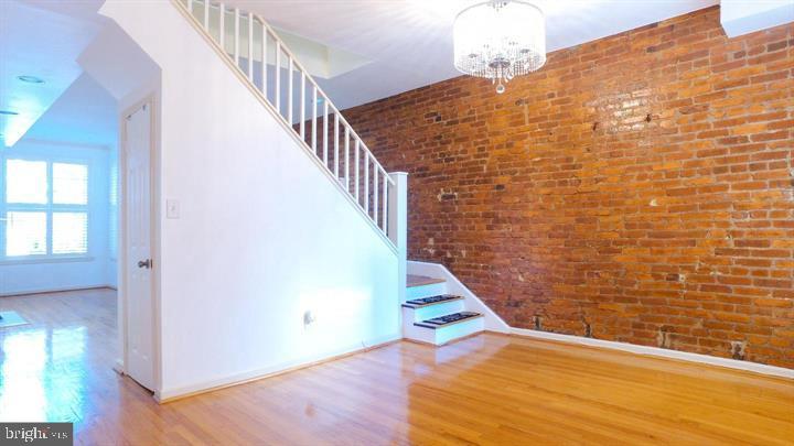 1209 E St Ne Property Photo 3