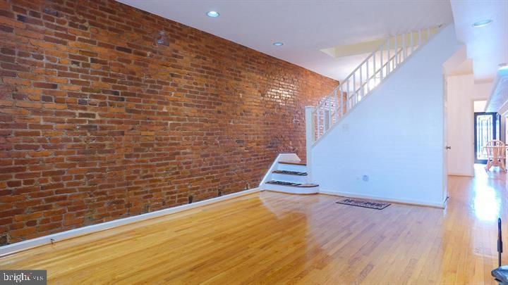 1209 E St Ne Property Photo 4
