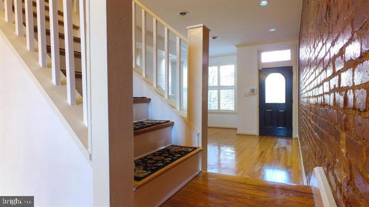 1209 E St Ne Property Photo 5