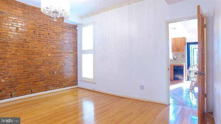 1209 E St Ne Property Photo 9