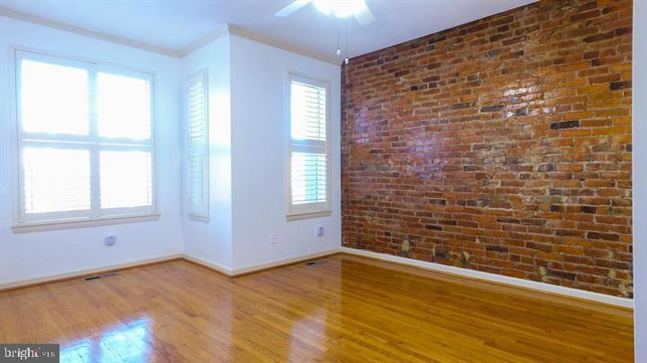 1209 E St Ne Property Photo 14