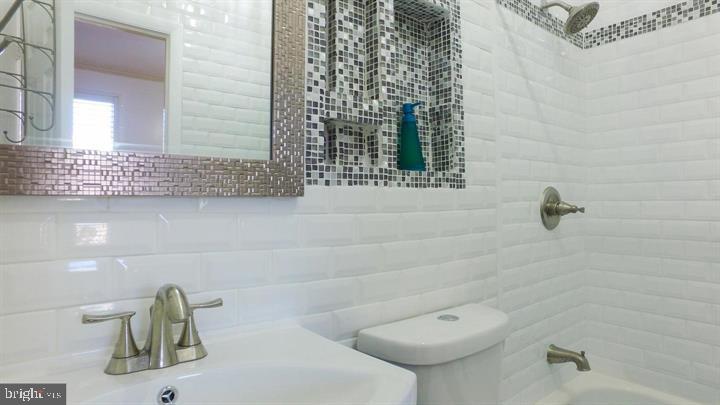 1209 E St Ne Property Photo 32