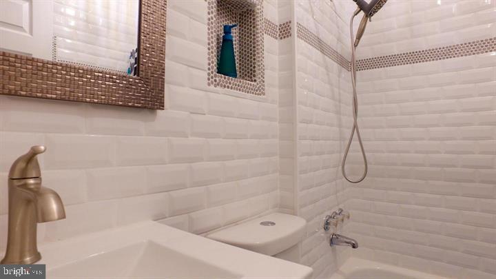1209 E St Ne Property Photo 34
