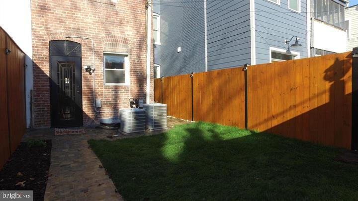 1209 E St Ne Property Photo 39
