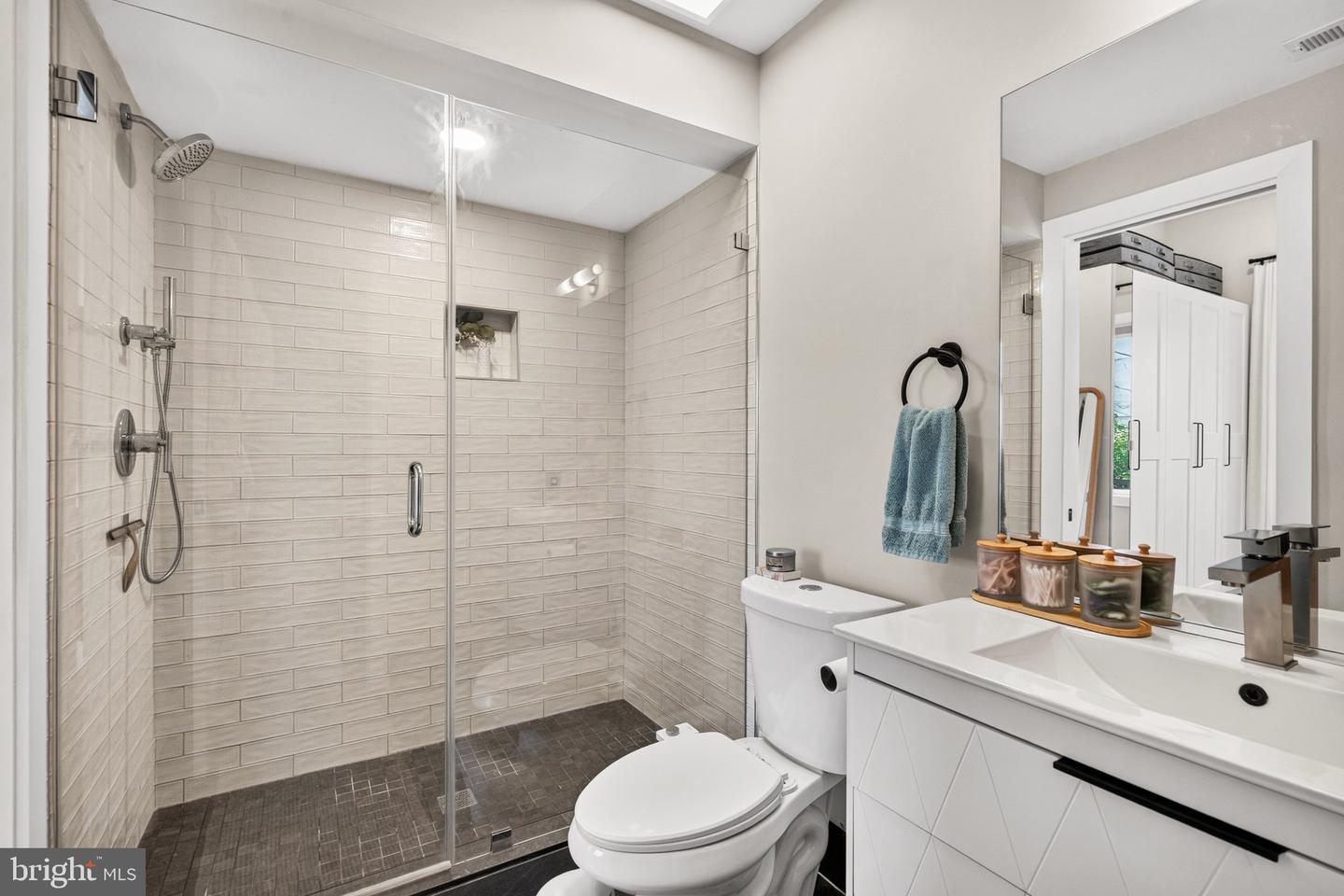 1210 Queen St Ne #1 Property Photo 25
