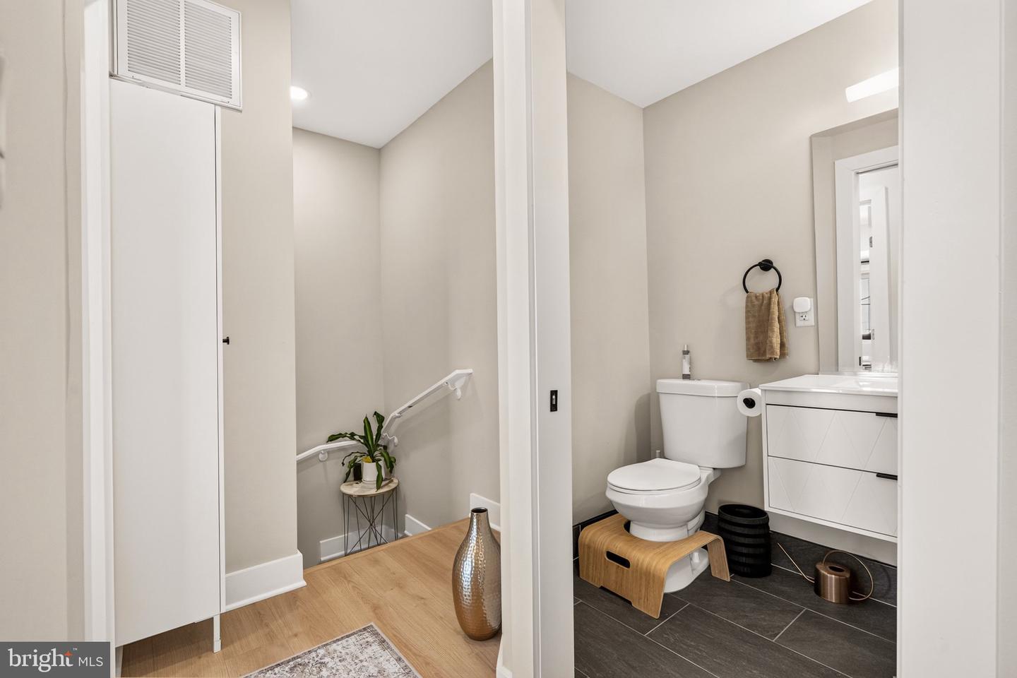 1210 Queen St Ne #1 Property Photo 29
