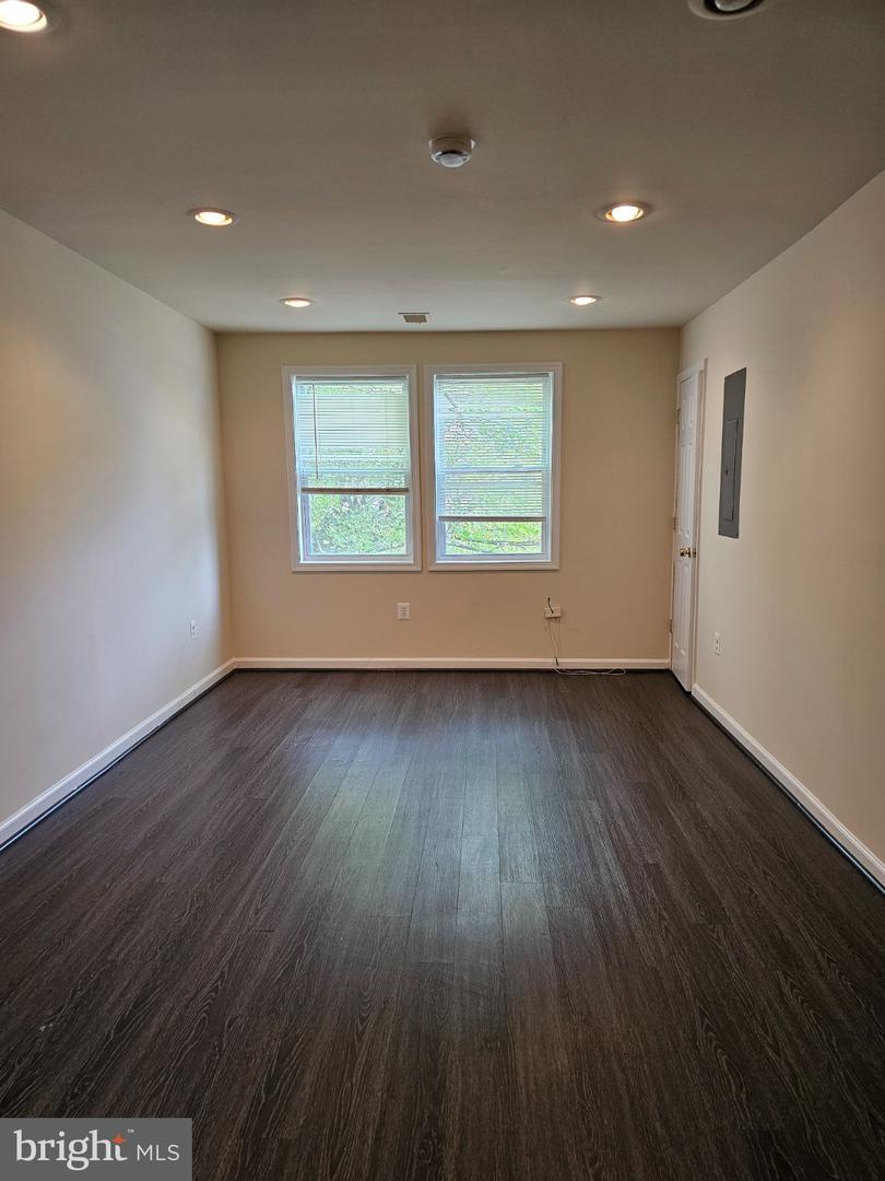 505 44th St Ne #b Property Photo 3