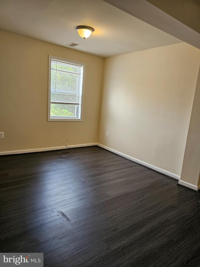 505 44th St Ne #b Property Photo 8