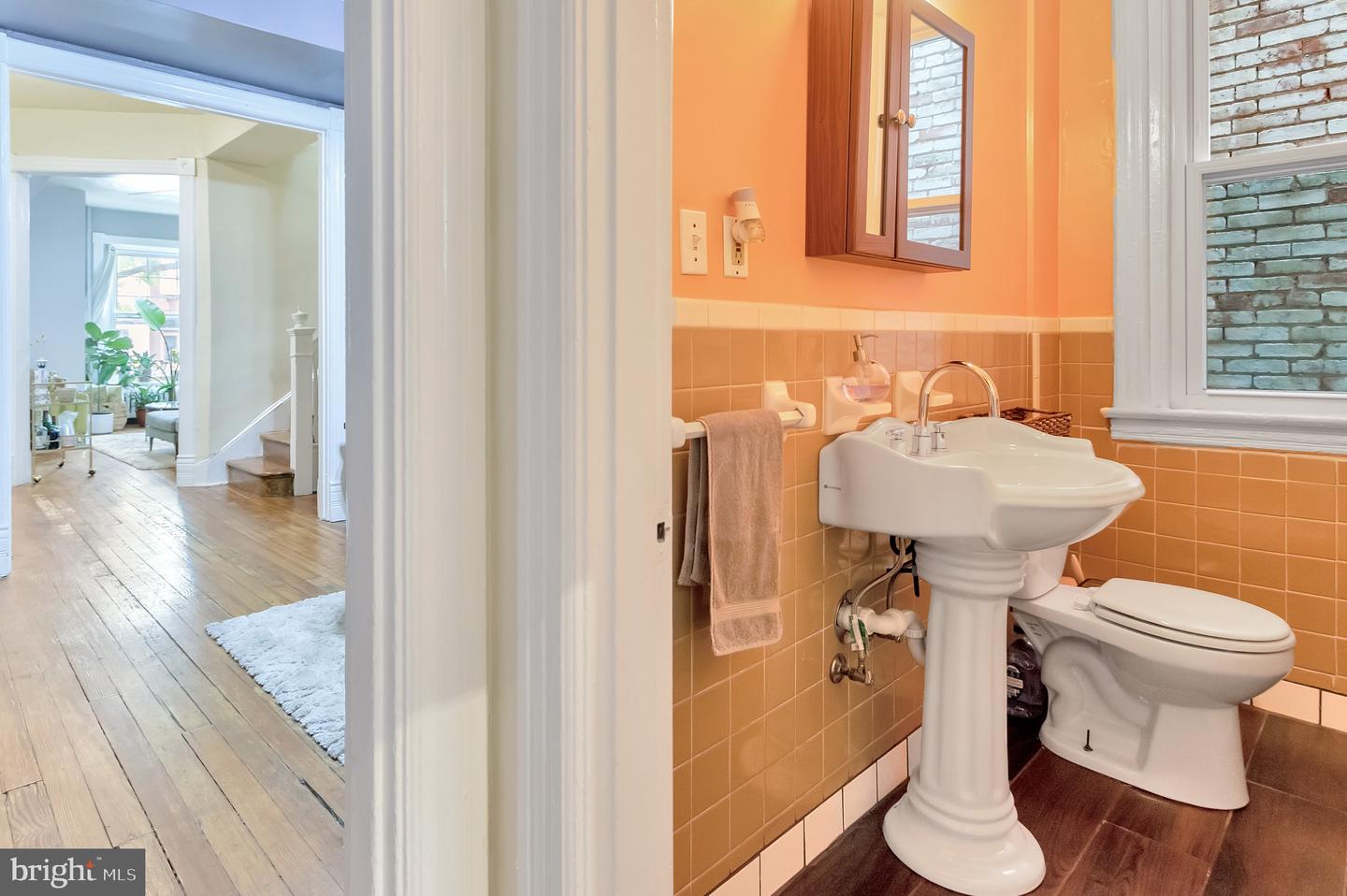 48 Q St Ne #a Property Photo 10