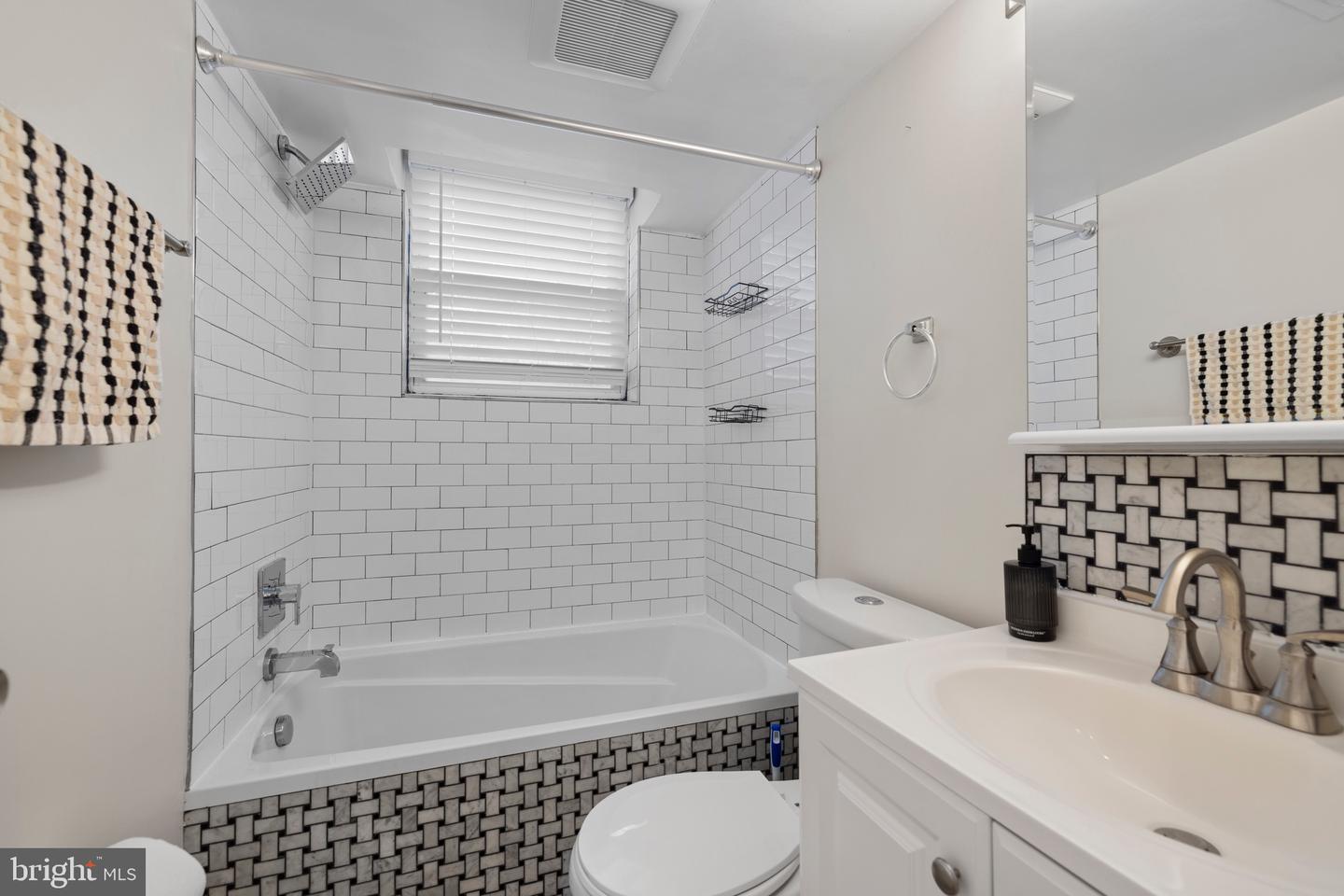 2130 N St Nw #4c Property Photo 11