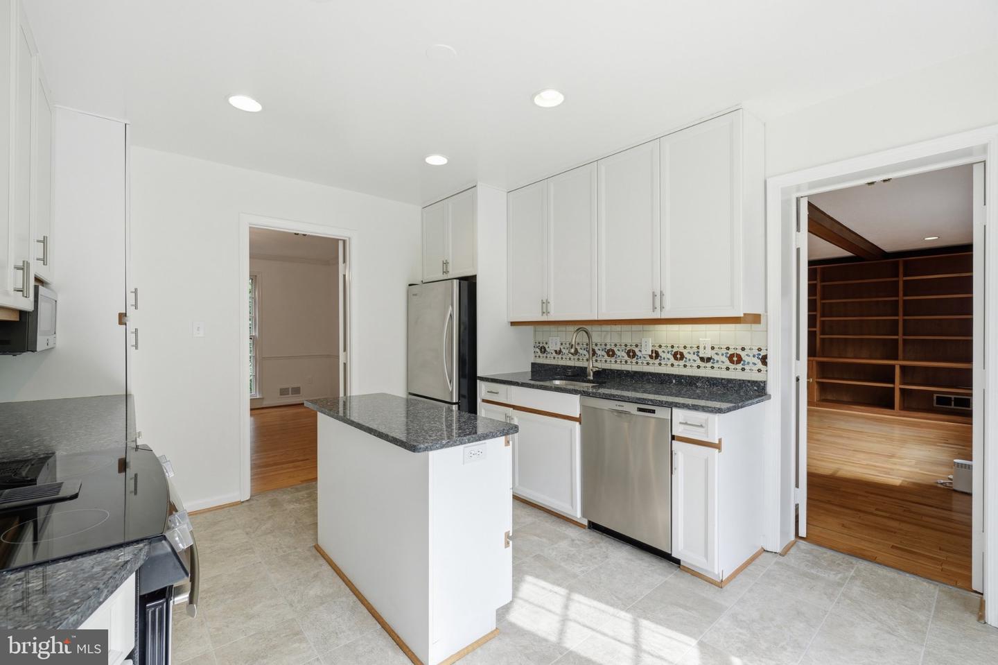 6460 32nd St Nw Property Photo 14
