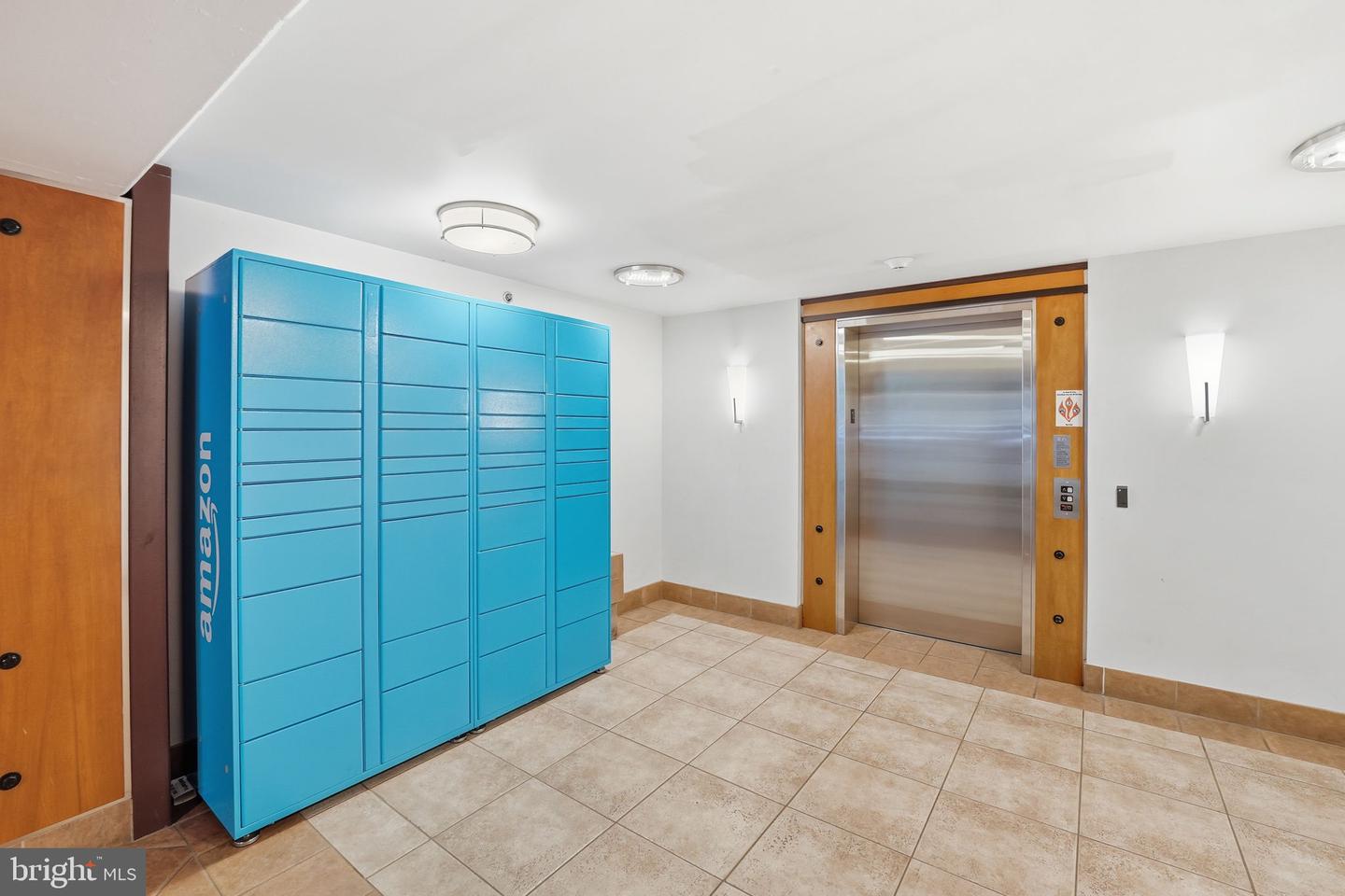2328 Champlain St Nw #302 Property Photo 9