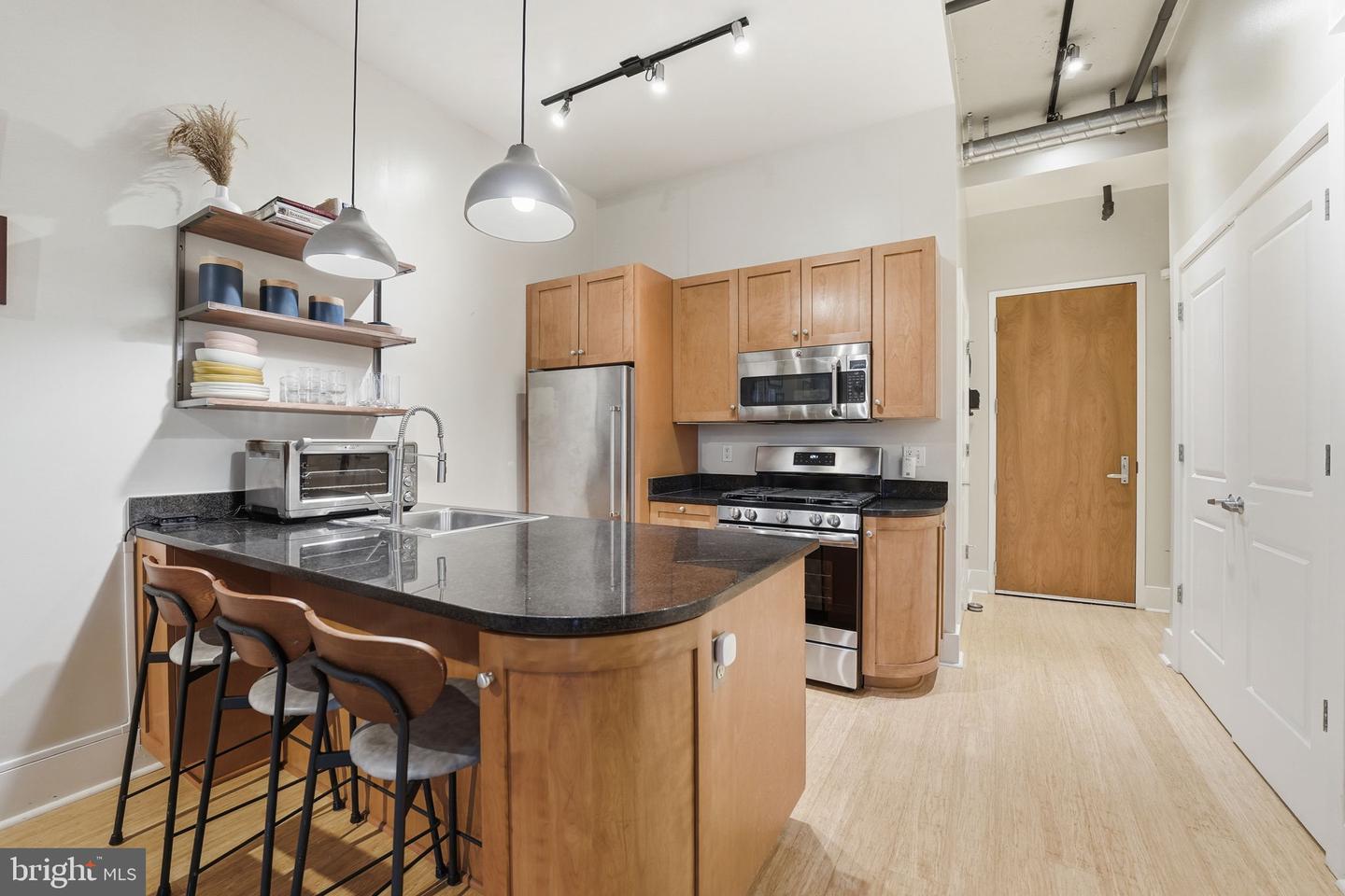 2328 Champlain St Nw #302 Property Photo 14
