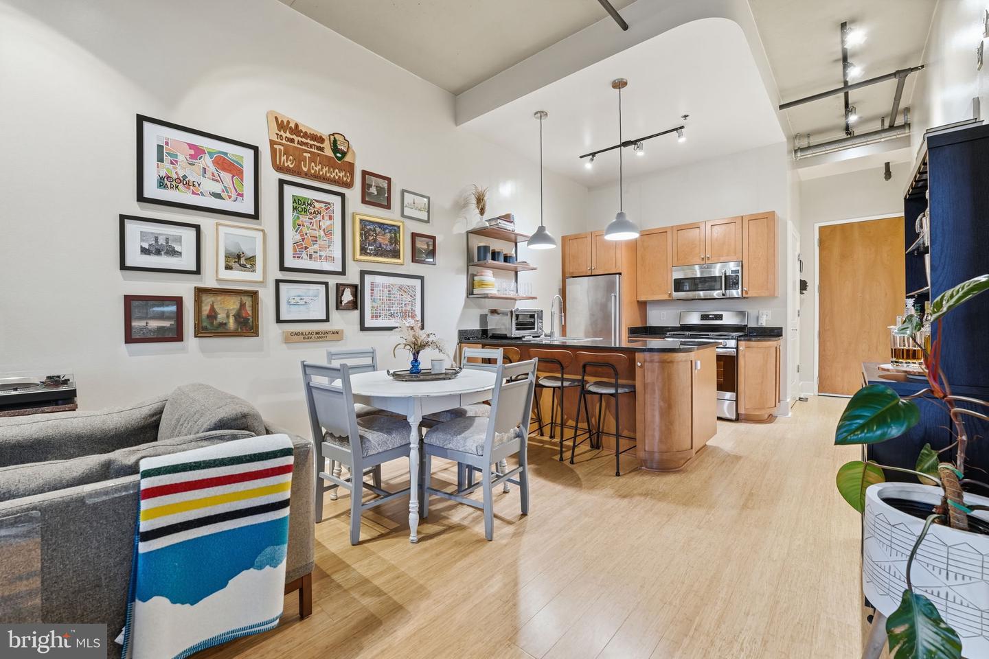 2328 Champlain St Nw #302 Property Photo 16