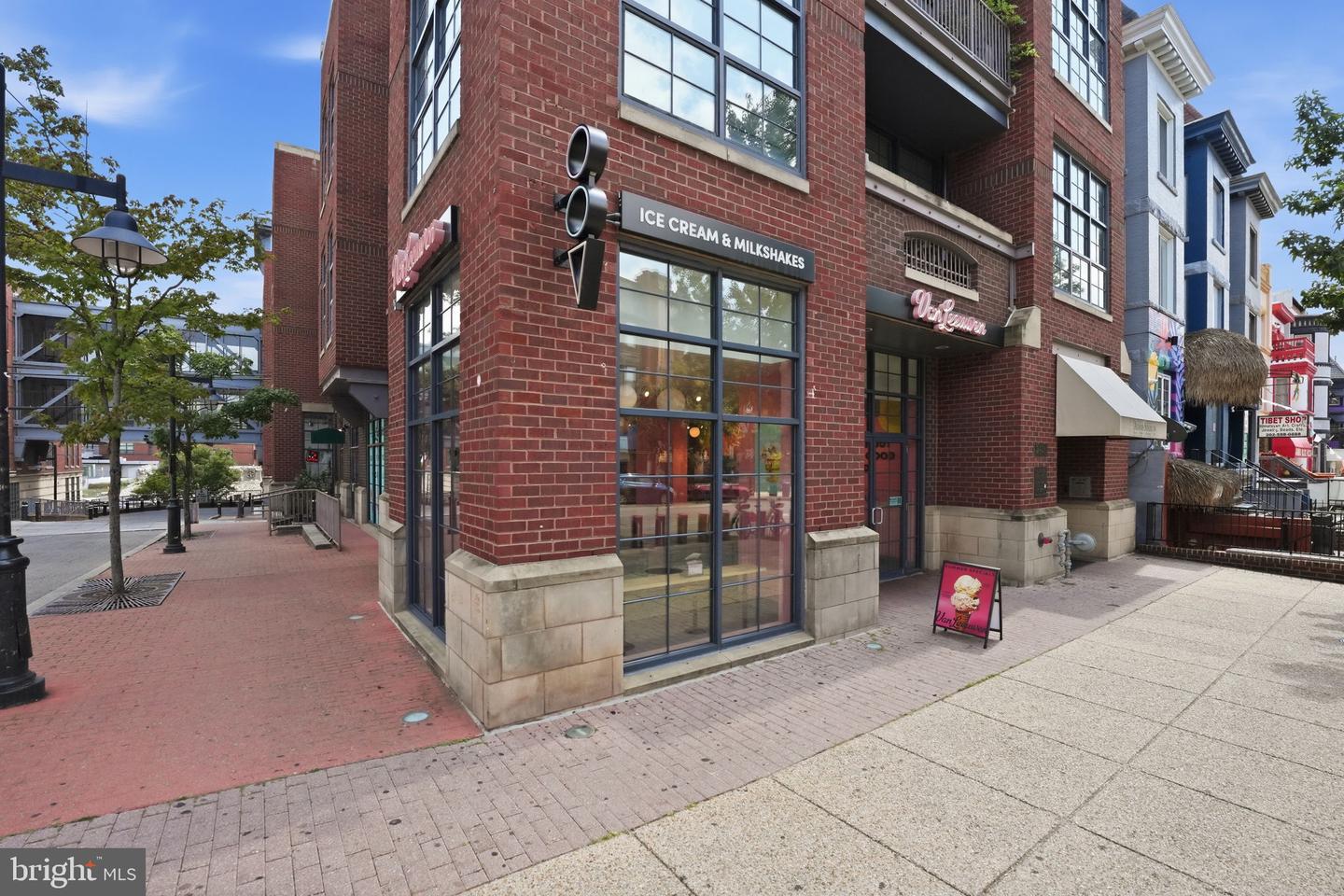 2328 Champlain St Nw #302 Property Photo 43