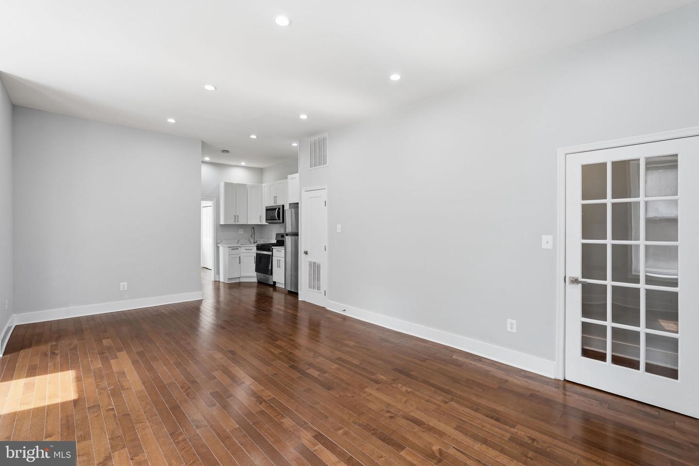 1618 1st St Ne #1 Property Photo 3