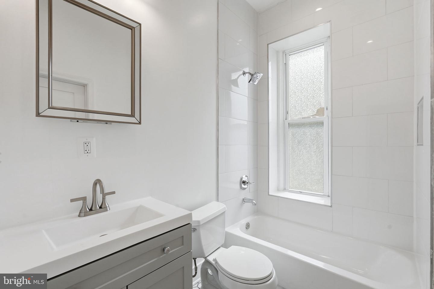 1618 1st St Ne #1 Property Photo 12