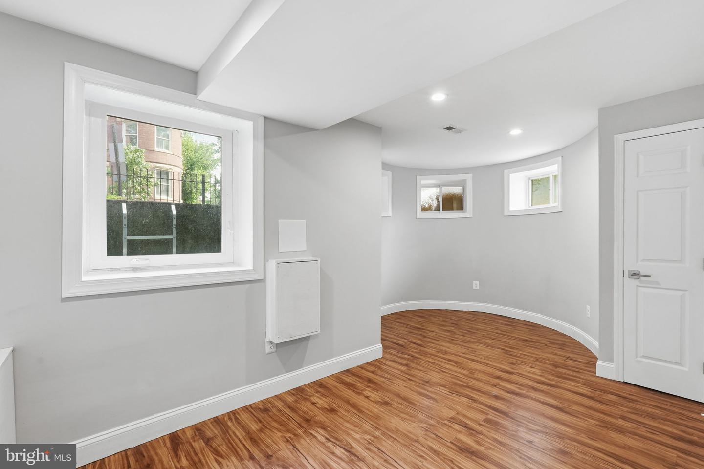 1618 1st St Ne #1 Property Photo 16