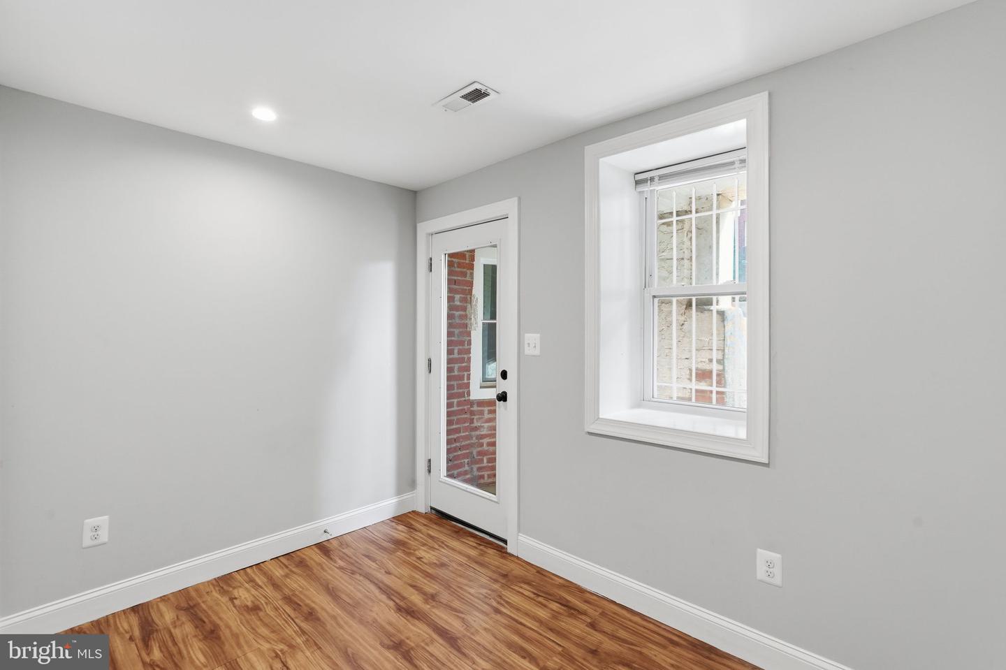 1618 1st St Ne #1 Property Photo 17