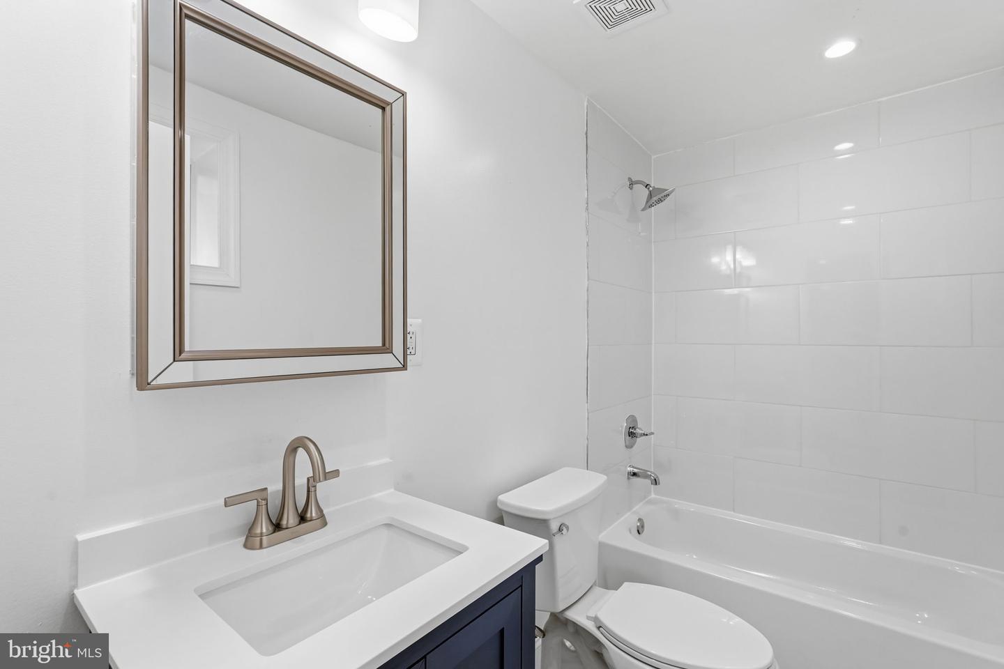 1618 1st St Ne #1 Property Photo 20