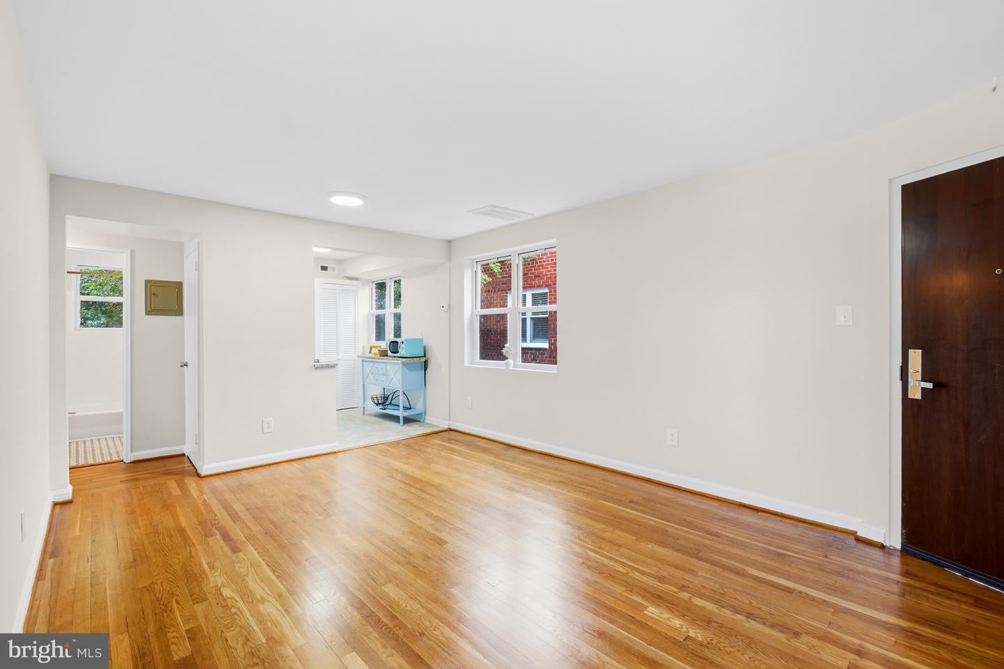 626 Independence Ave Se #304 Property Photo 6