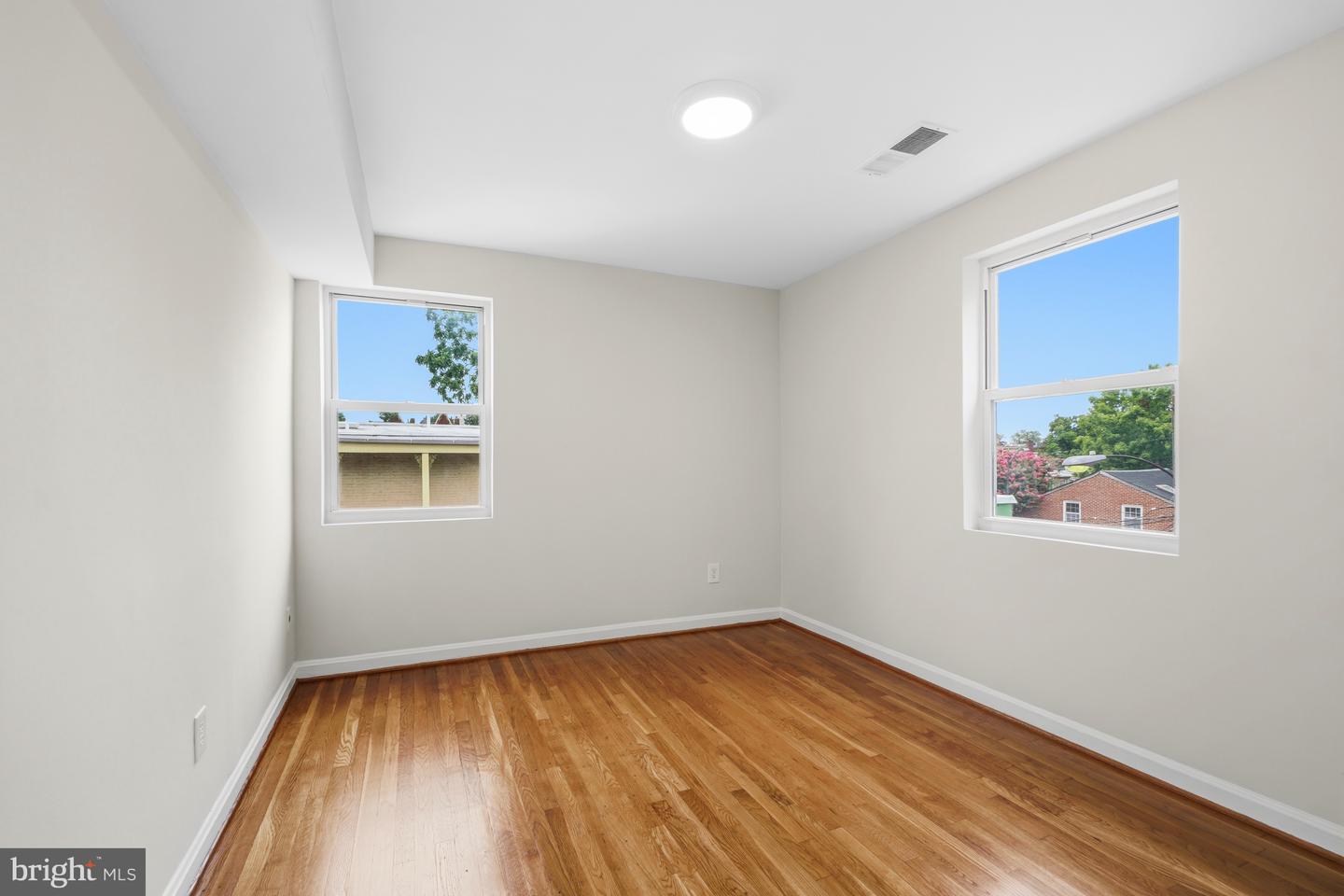 626 Independence Ave Se #304 Property Photo 19