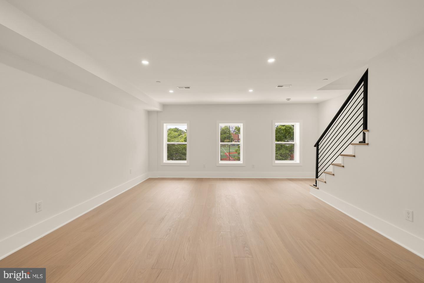 5703 9th St Nw #b Property Photo 3