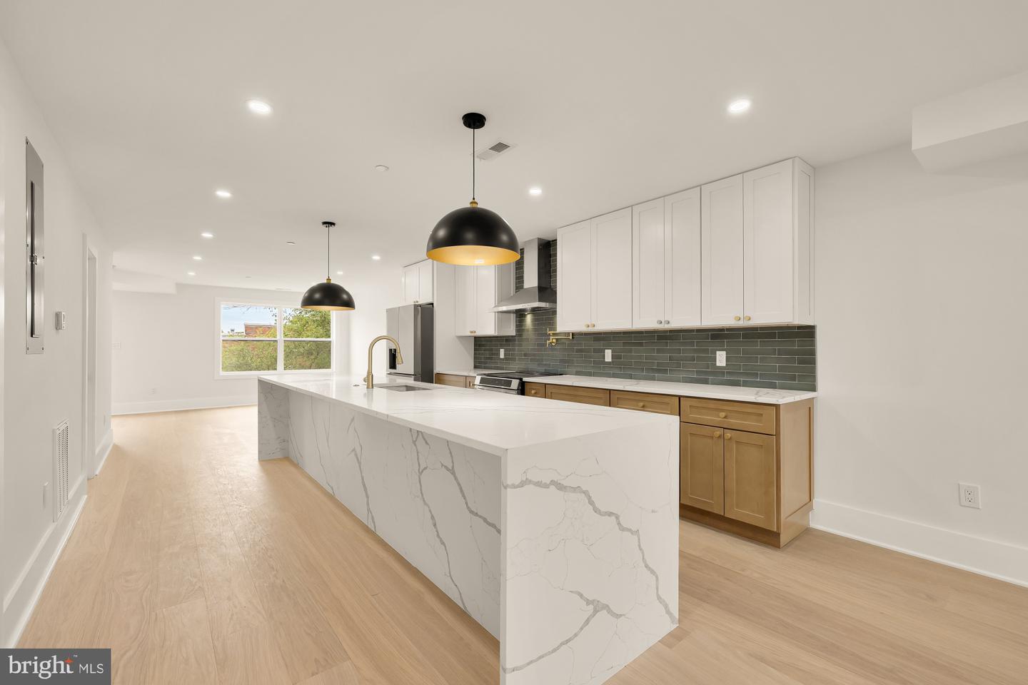 5703 9th St Nw #b Property Photo 9