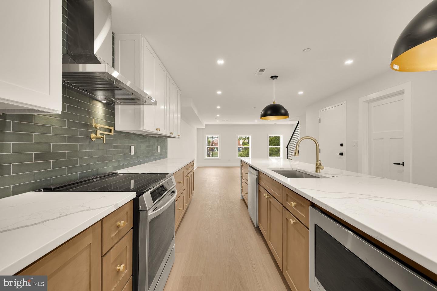 5703 9th St Nw #b Property Photo 11