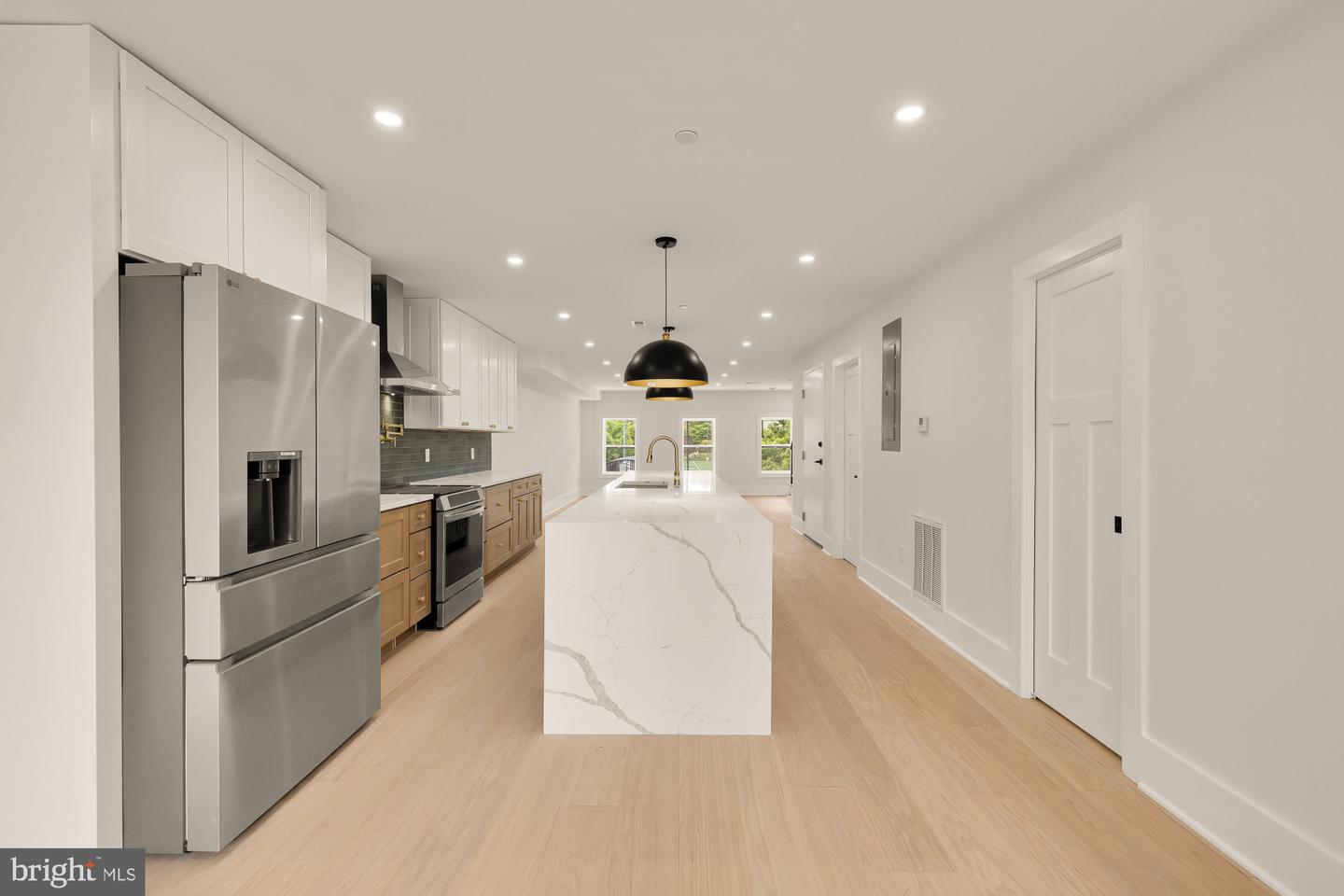 5703 9th St Nw #b Property Photo 12
