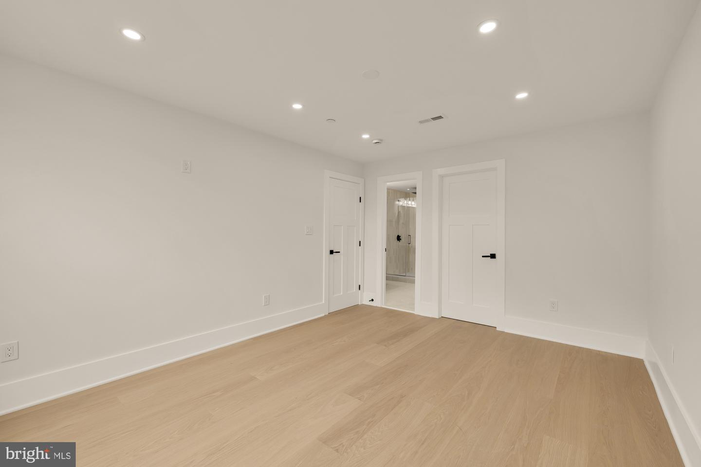 5703 9th St Nw #b Property Photo 22