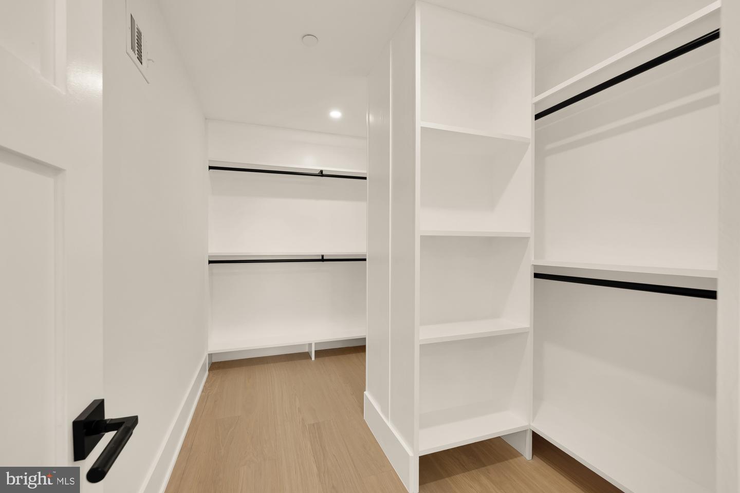 5703 9th St Nw #b Property Photo 23