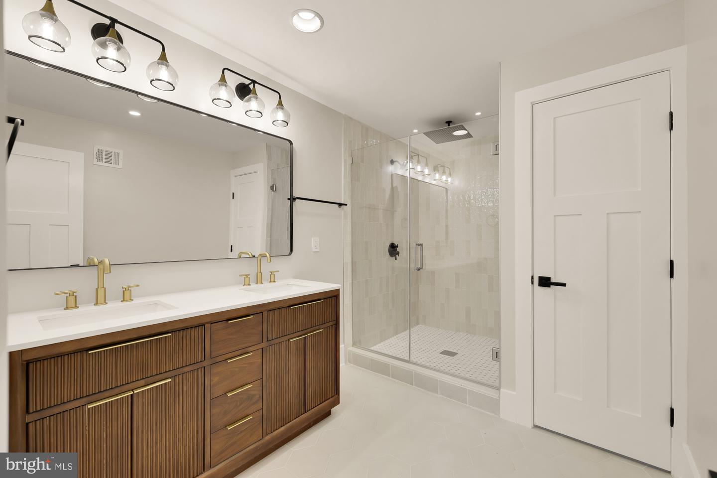 5703 9th St Nw #b Property Photo 24