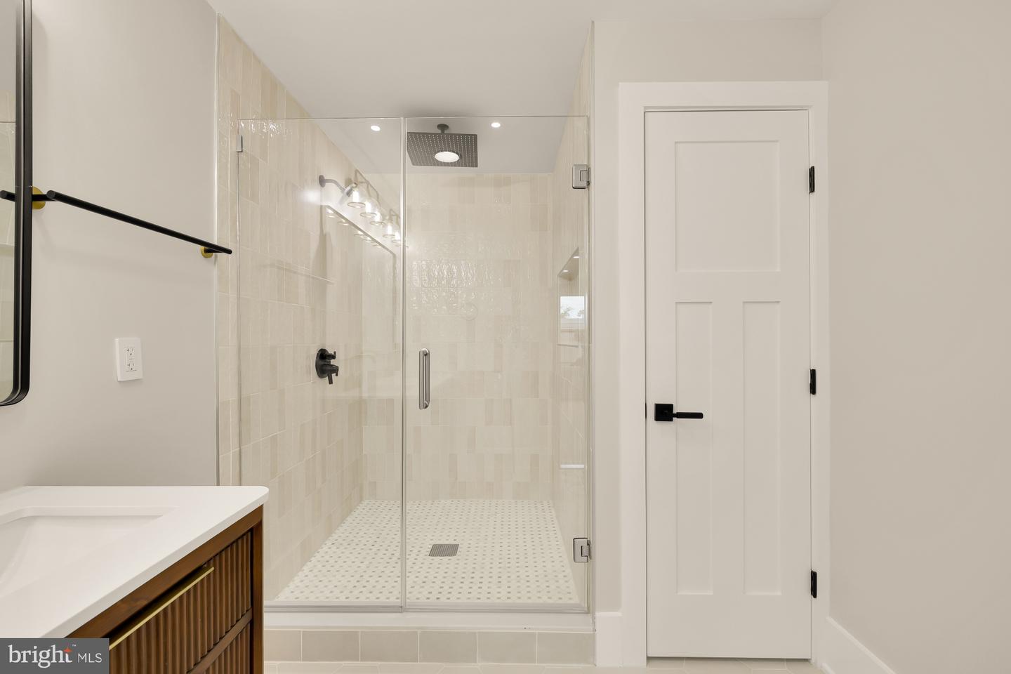 5703 9th St Nw #b Property Photo 25
