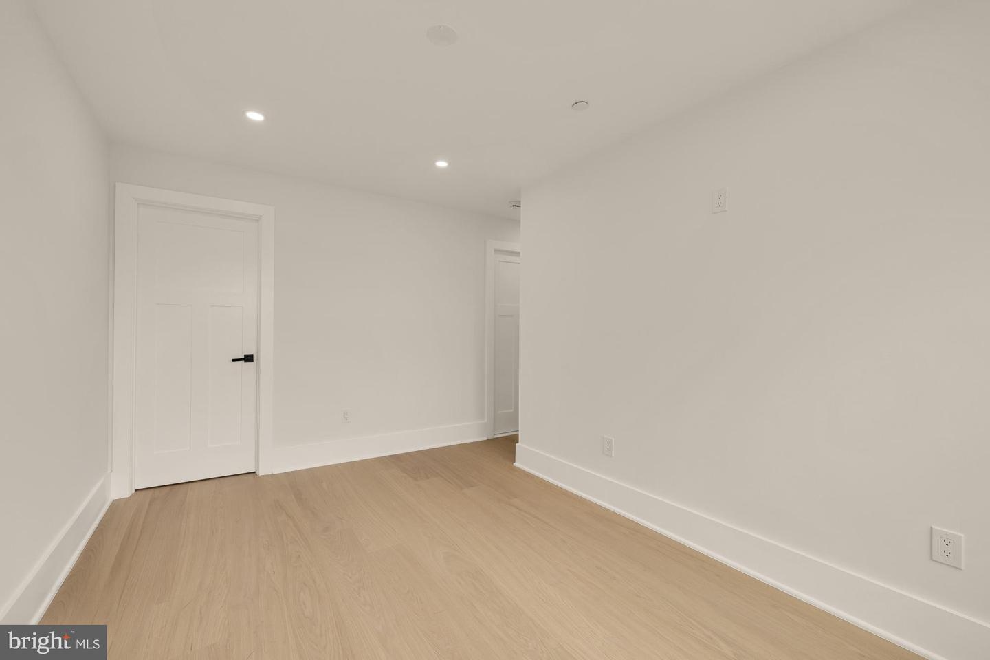 5703 9th St Nw #b Property Photo 30