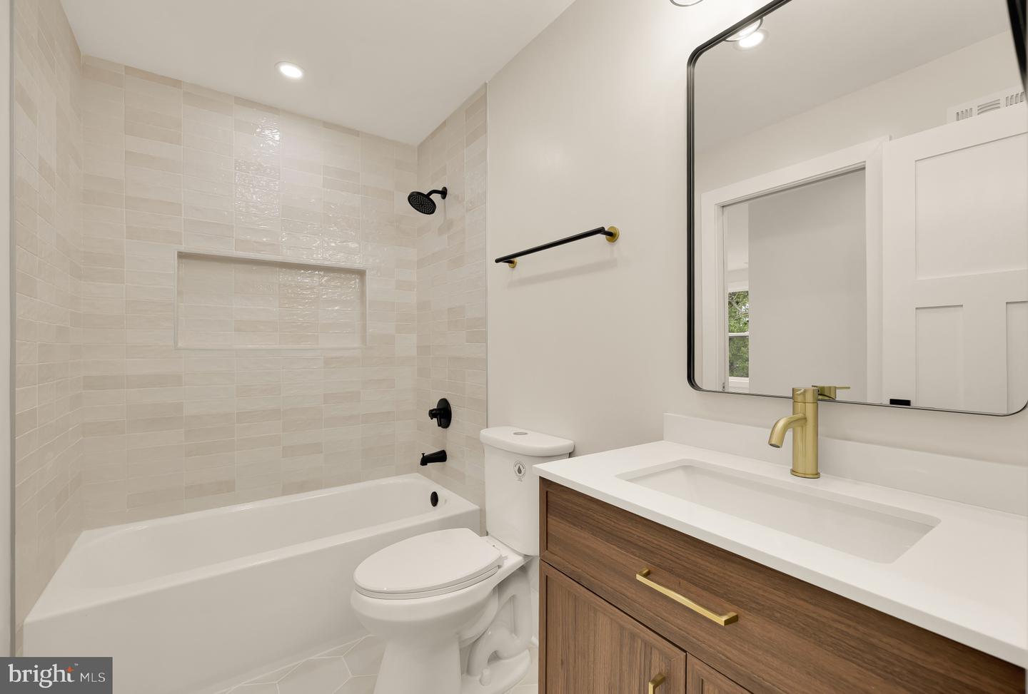 5703 9th St Nw #b Property Photo 31