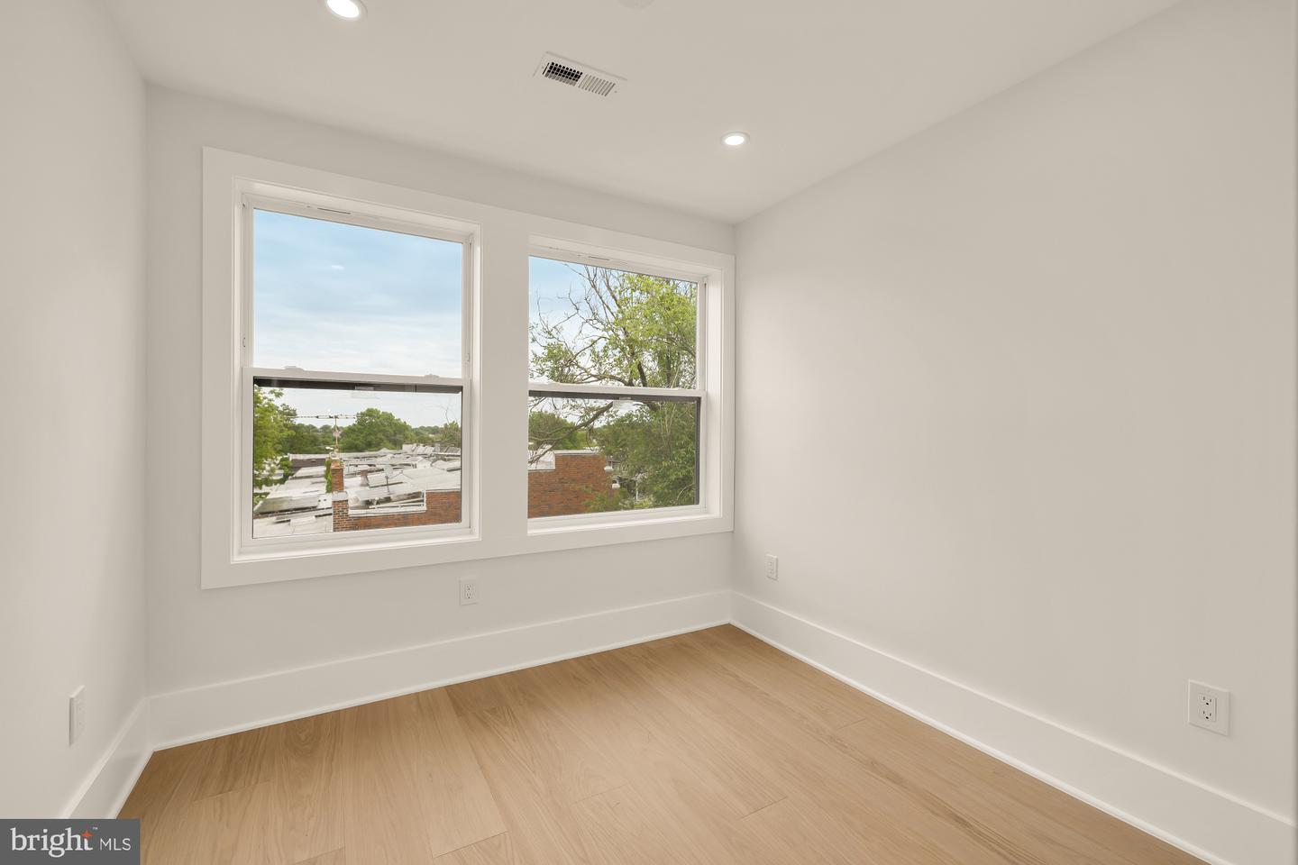 5703 9th St Nw #b Property Photo 32