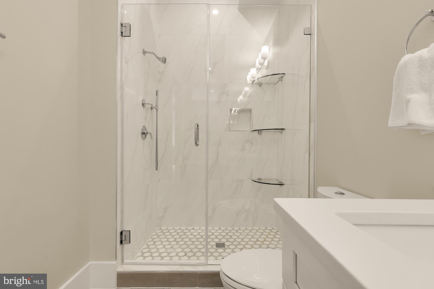 3915 Fulton St Nw #p-5 Property Photo 28