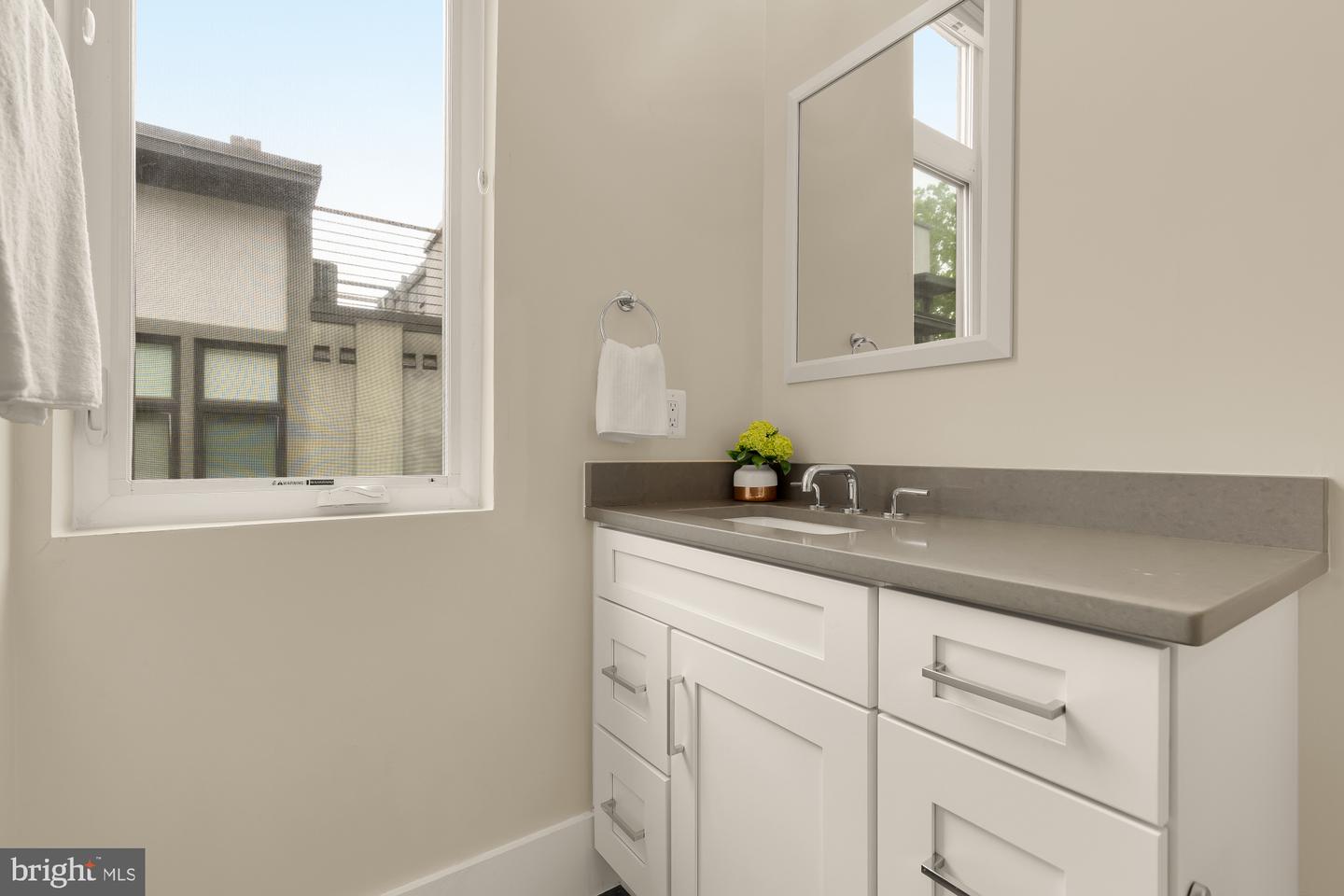 3915 Fulton St Nw #p-5 Property Photo 30