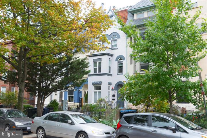 1352 KENYON ST NW Property Photo 1