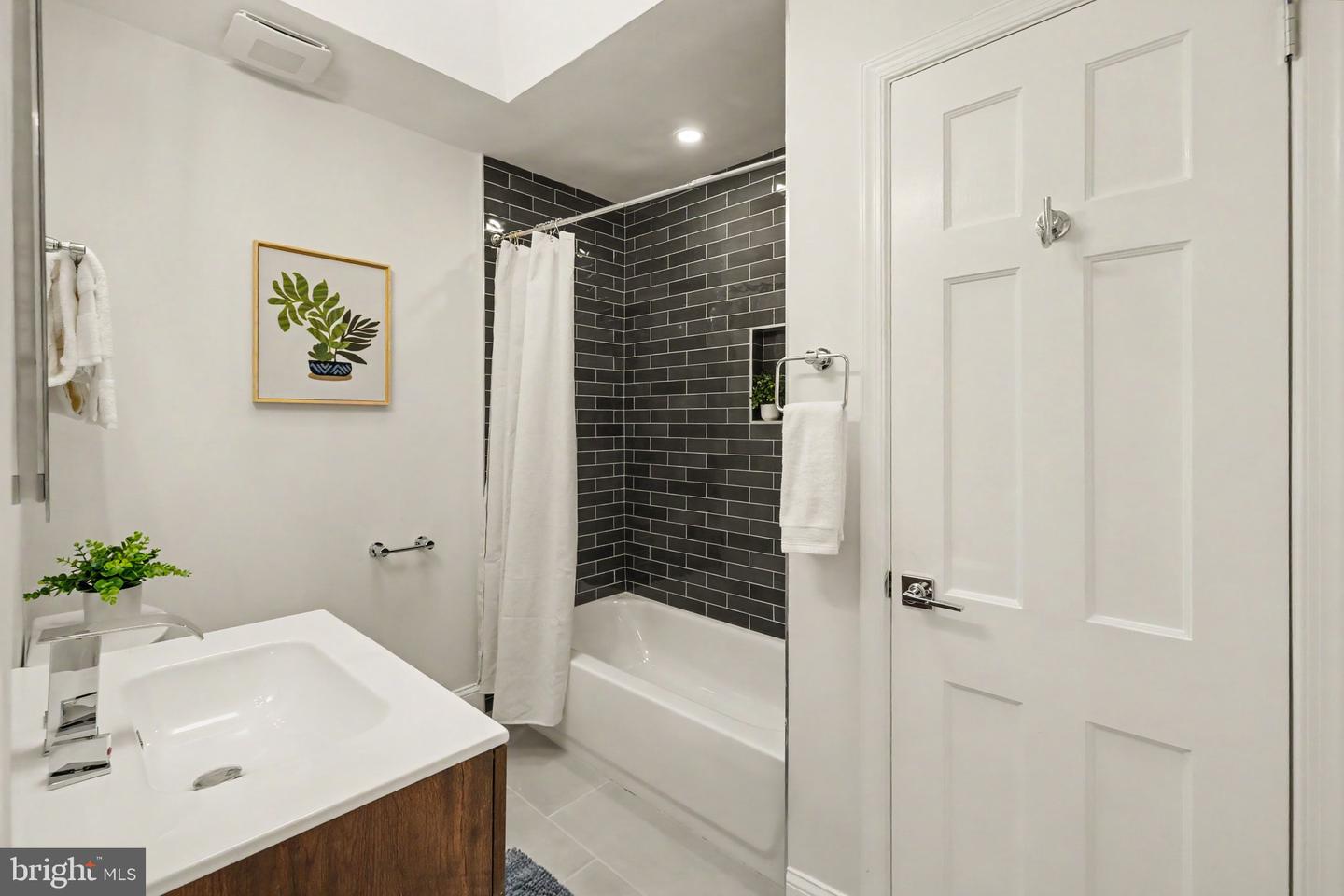 2613 Newton St Ne Property Photo 57