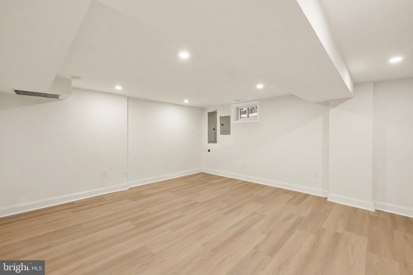 2613 Newton St Ne Property Photo 65
